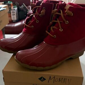 Sperry Women's Burgundy Winter Boots